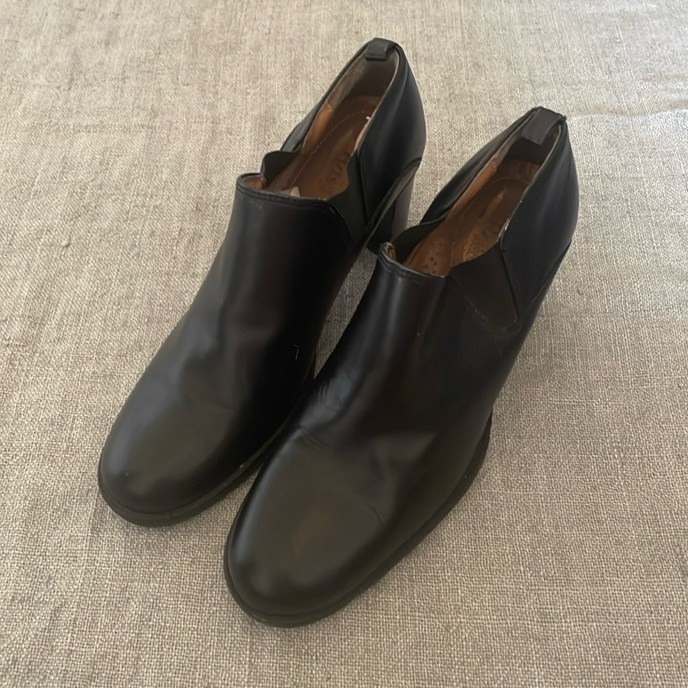 Heeled Bass shoes